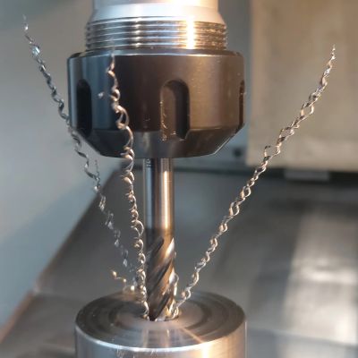 20231115_114954_cutting_workpiece